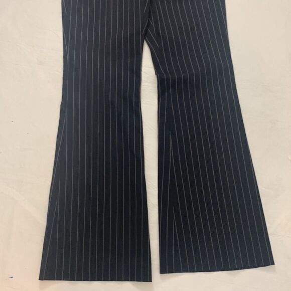 Express Size 2 Publicist Low Rise Flare Contoured Through Hip Black White Pants - Picture 4 of 8